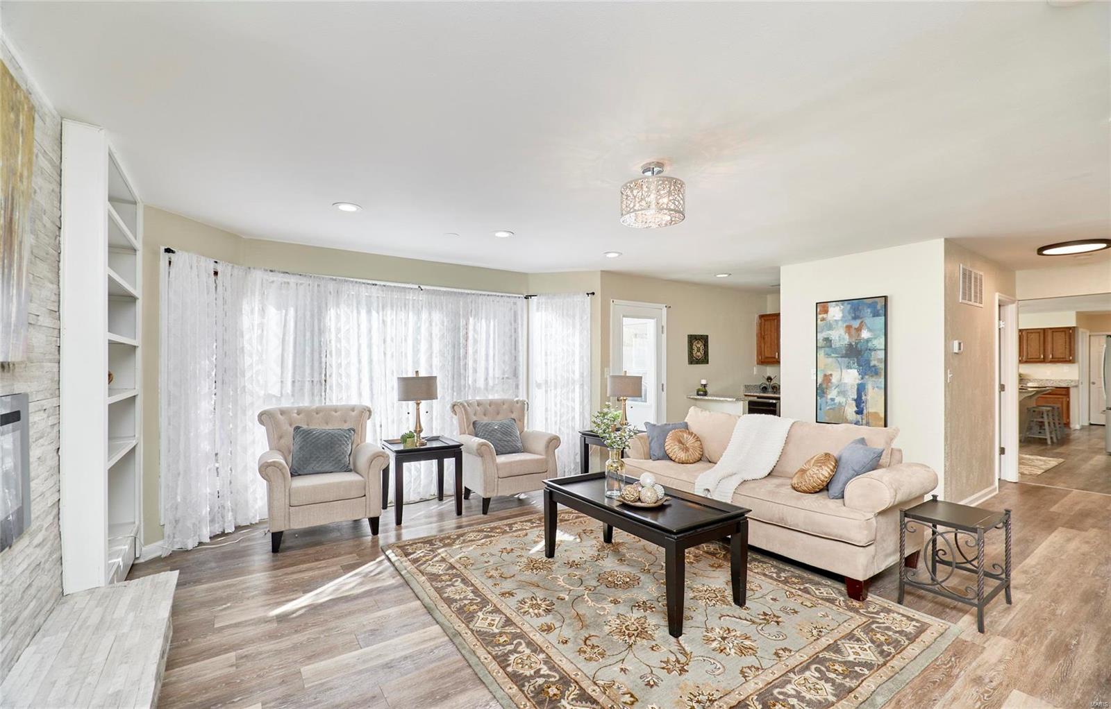 11909 Autumn Lakes Drive