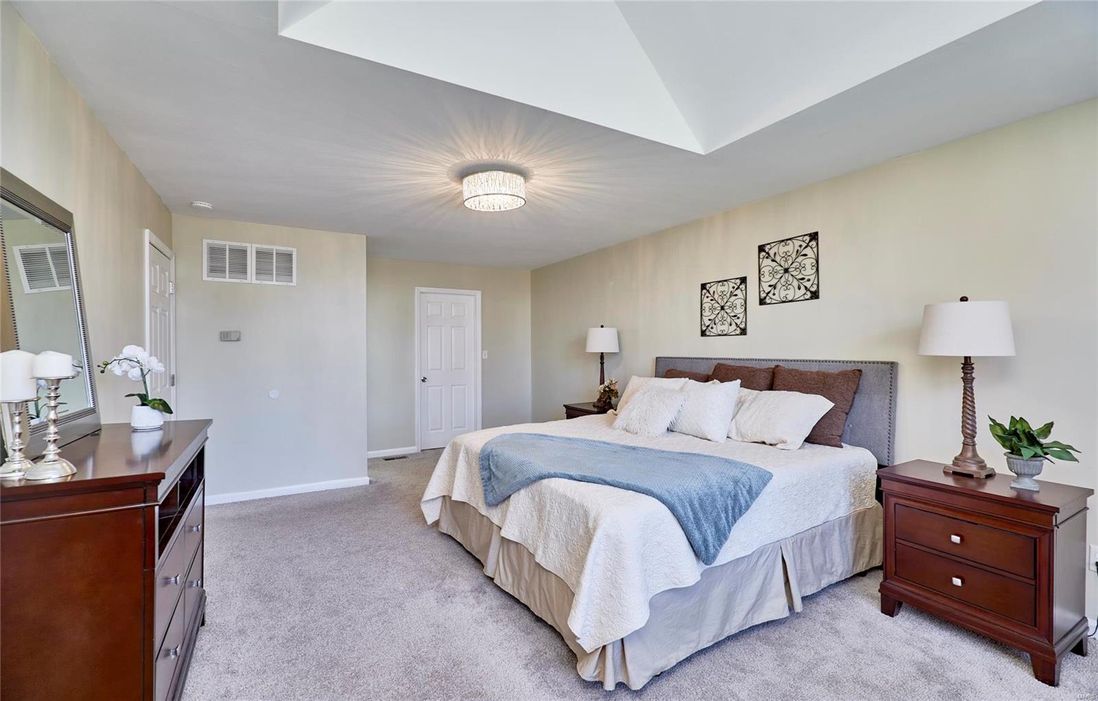 11909 Autumn Lakes Drive