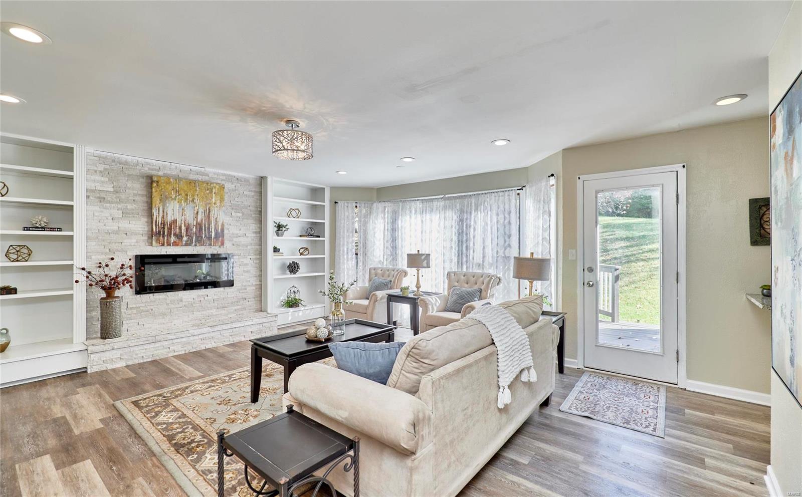 11909 Autumn Lakes Drive