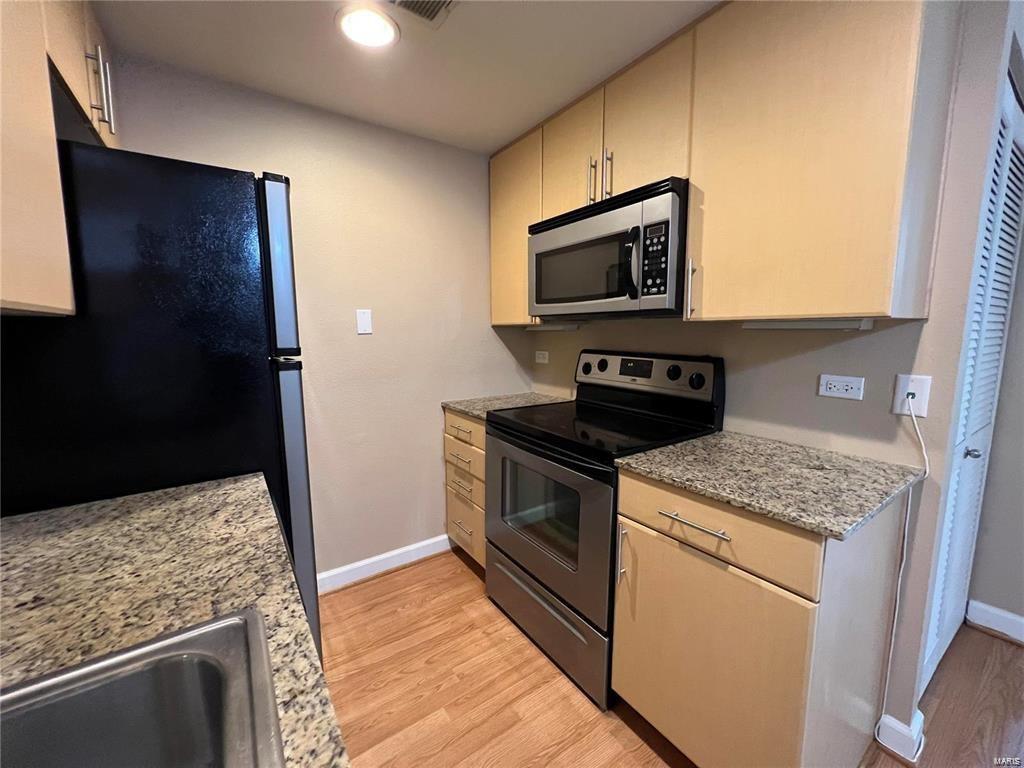 5696 Kingsbury Avenue Unit: 103