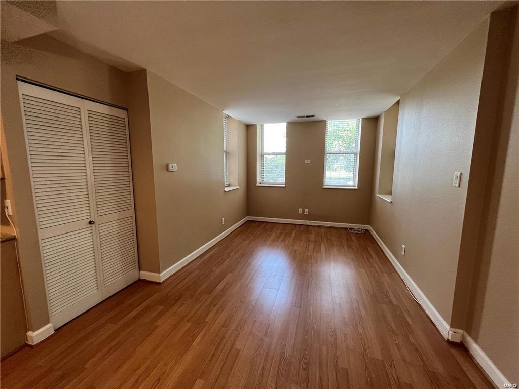 5696 Kingsbury Avenue Unit: 103