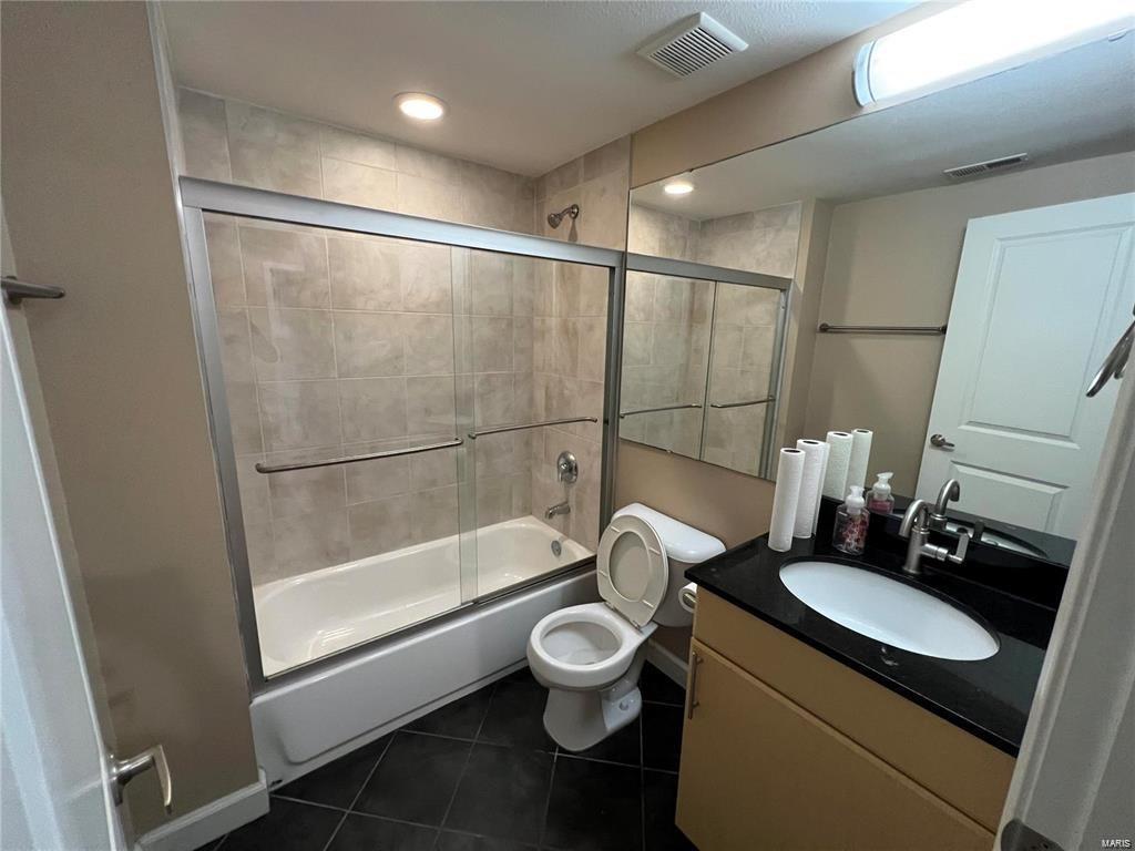 5696 Kingsbury Avenue Unit: 103
