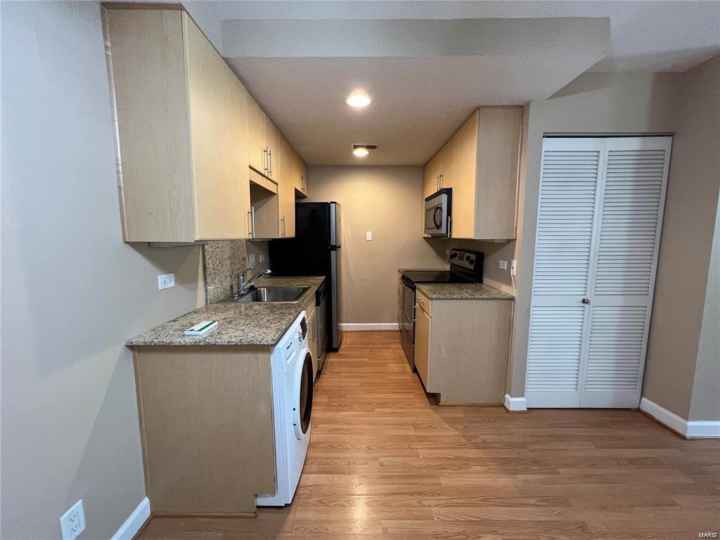 5696 Kingsbury Avenue Unit: 103
