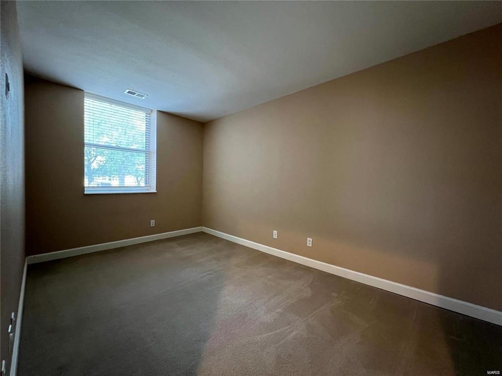 5696 Kingsbury Avenue Unit: 103