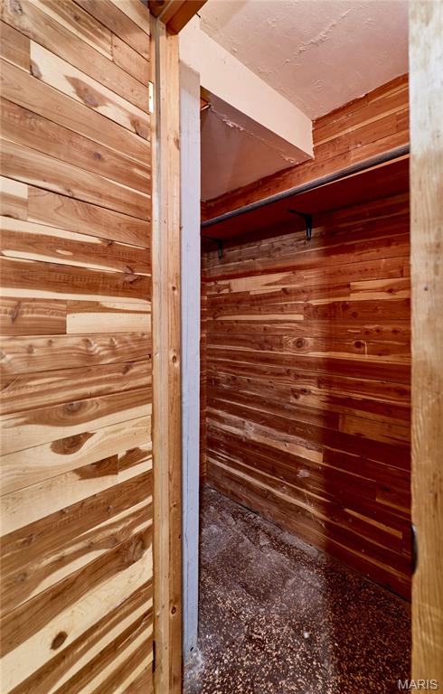 1045 Bellarmine Lane