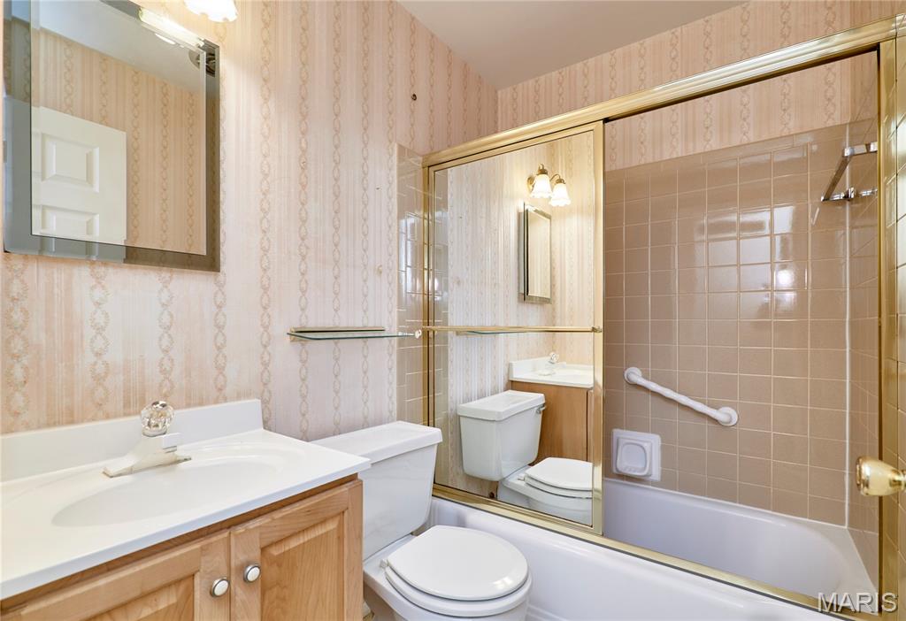 1045 Bellarmine Lane