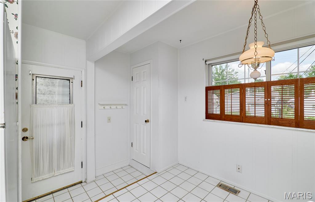 1045 Bellarmine Lane