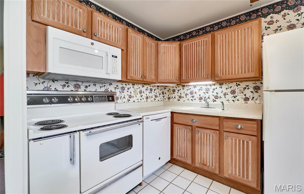 1045 Bellarmine Lane