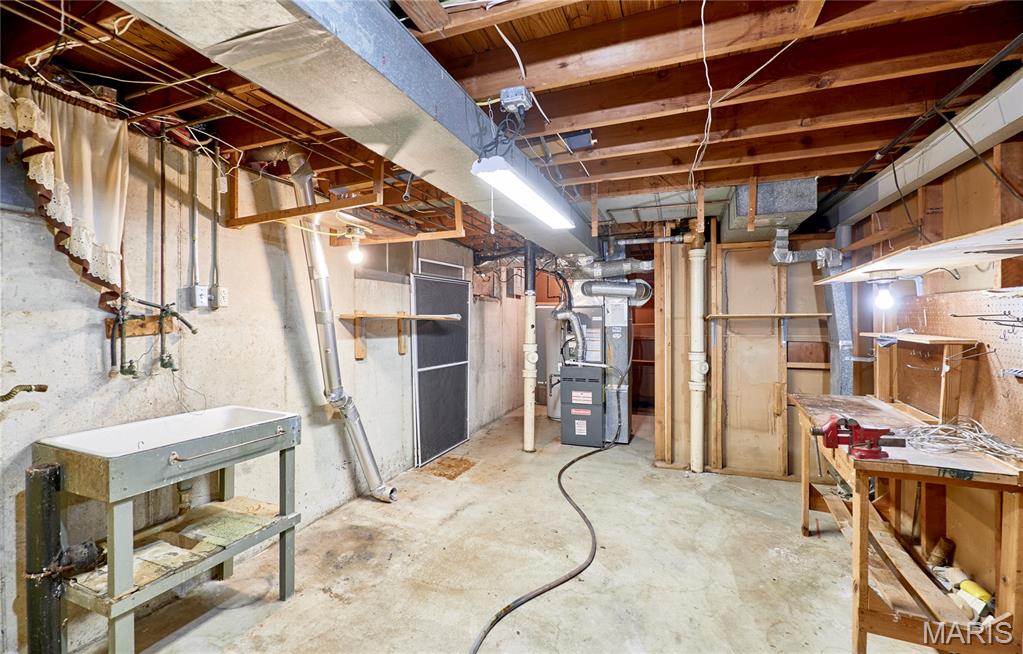 1045 Bellarmine Lane