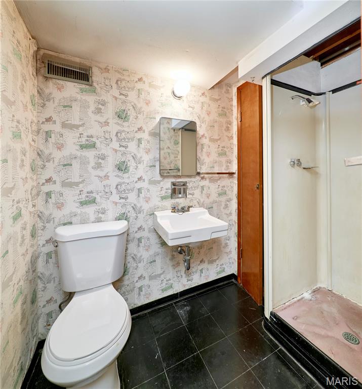 1045 Bellarmine Lane