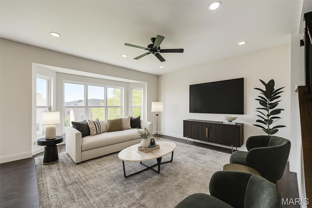 2025 Maryland Oaks Circle