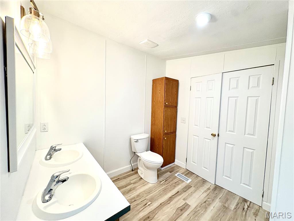 175 Enchanted Oak Court