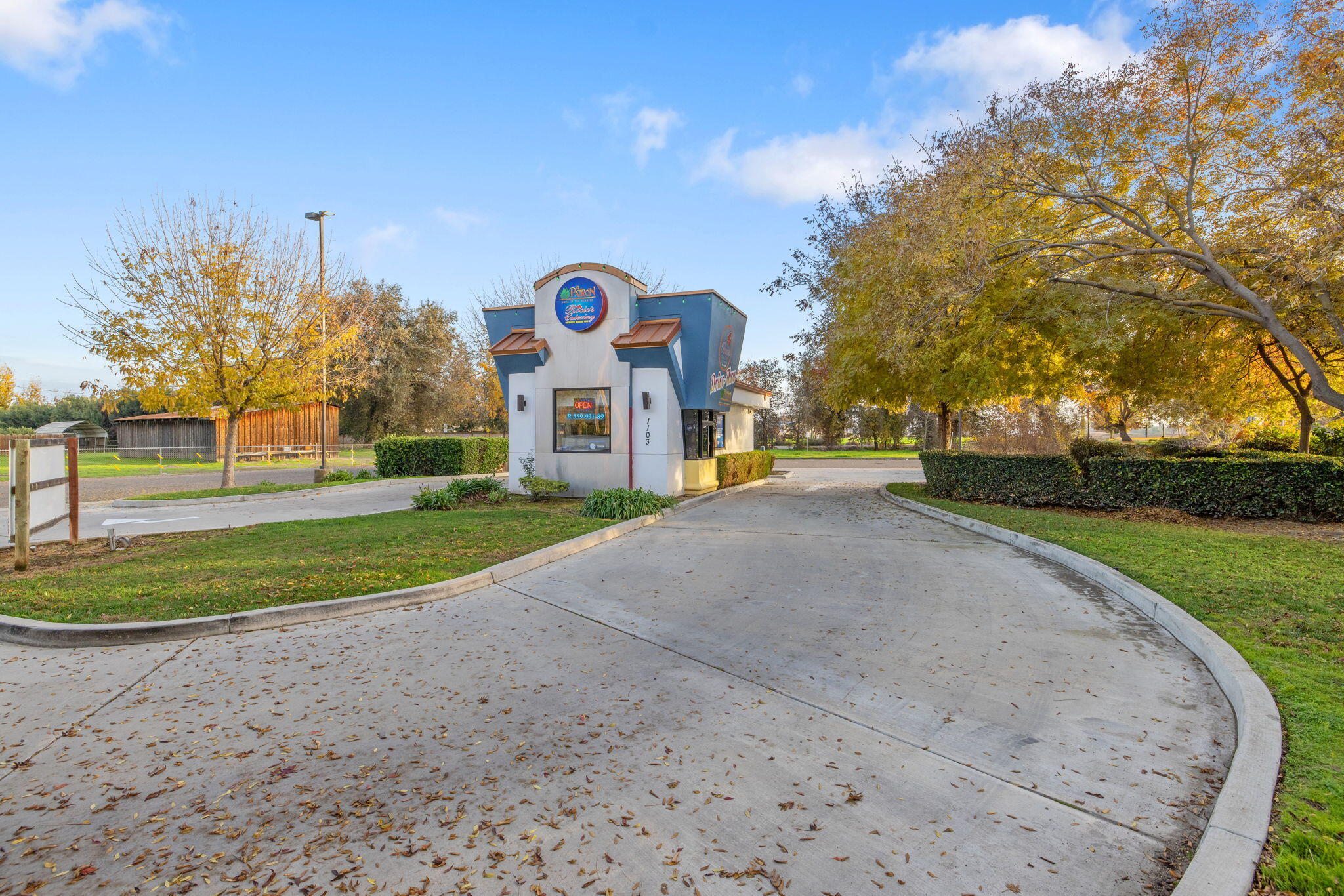 1103 W Caldwell Avenue