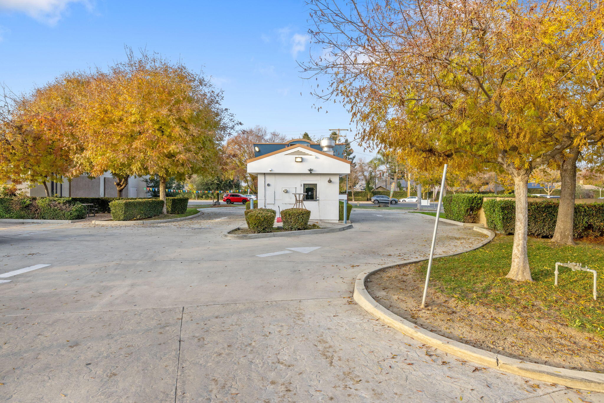 1103 W Caldwell Avenue