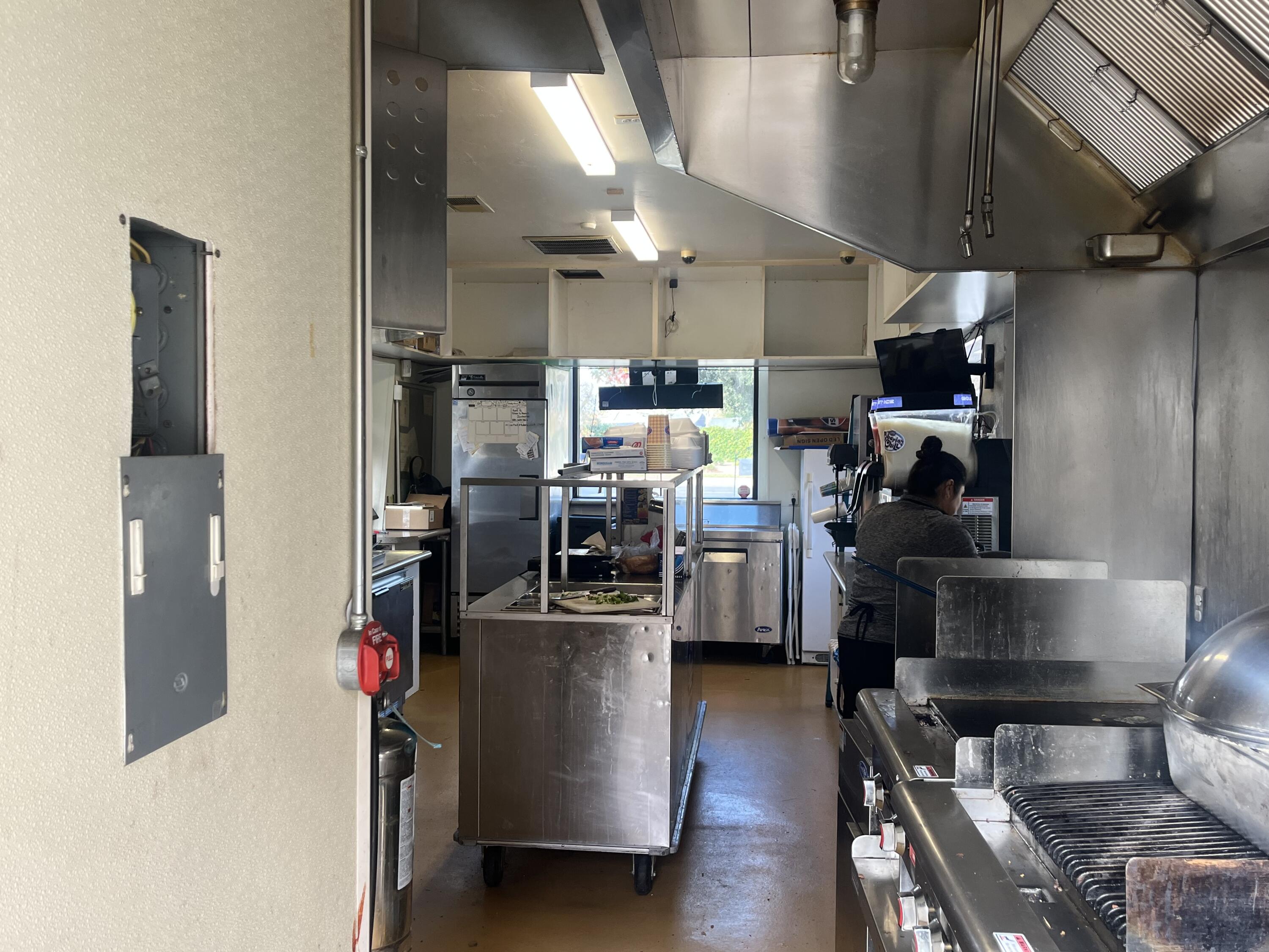 1103 W Caldwell Avenue