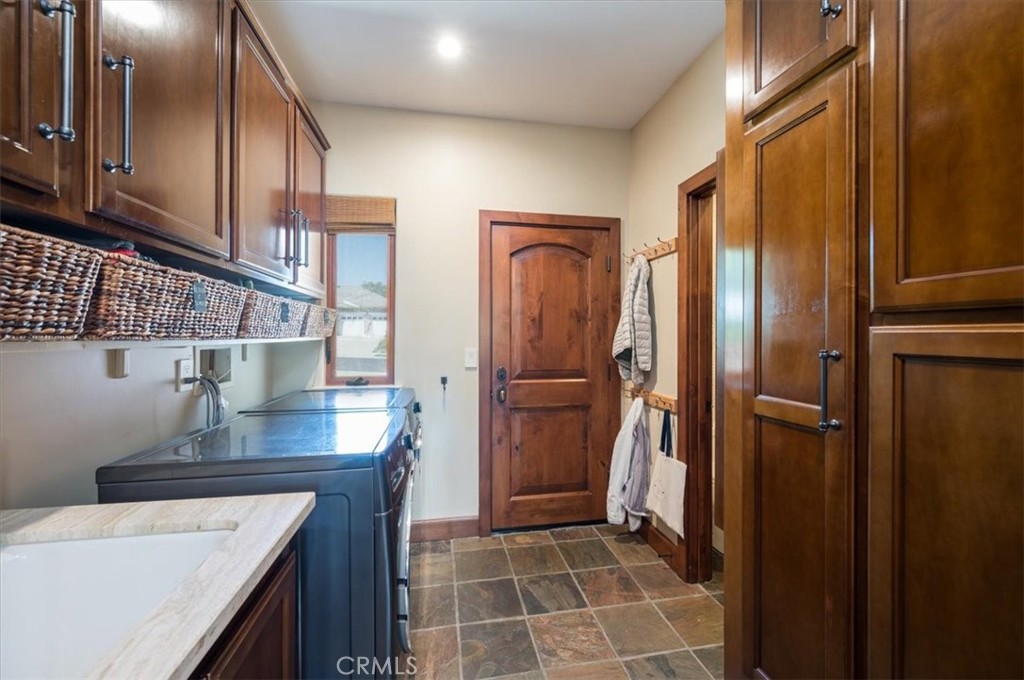 347 Village Glen Dr.