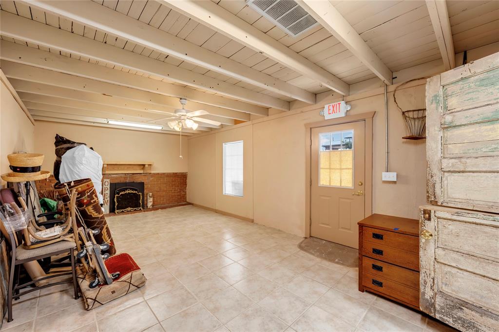 1101 Main ST
