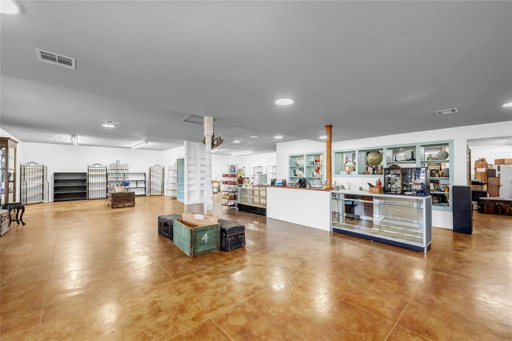 1101 Main ST
