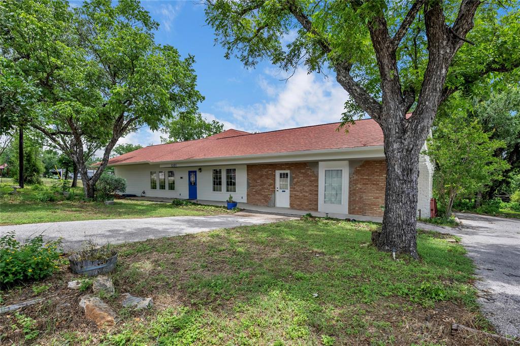 1101 Main ST