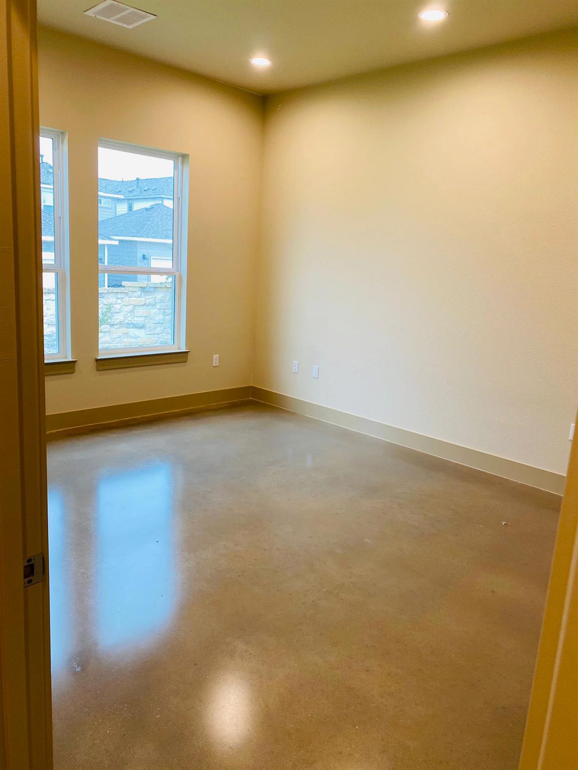 10824 E Crystal Falls PKWY # 504