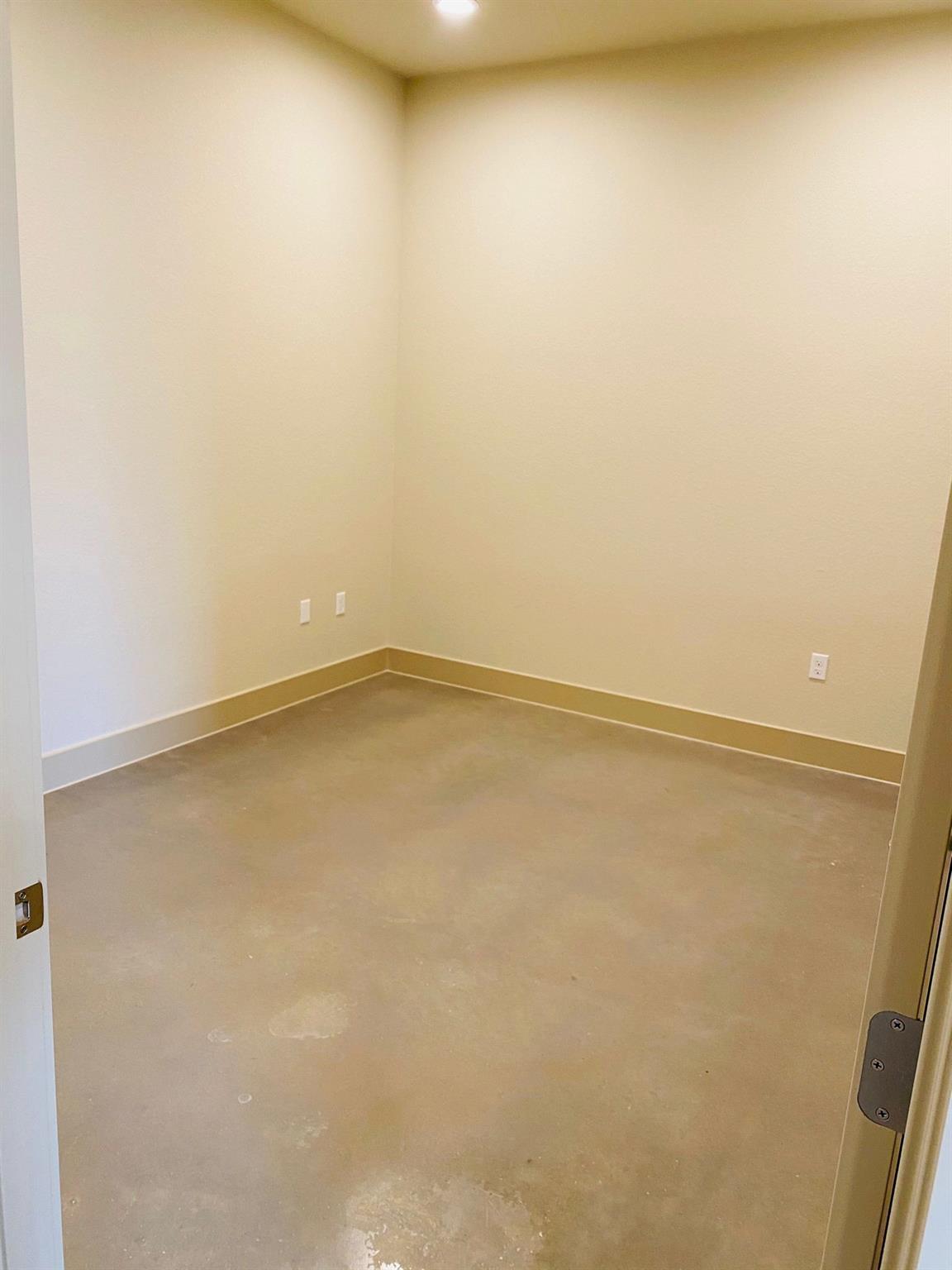 10824 E Crystal Falls PKWY # 504