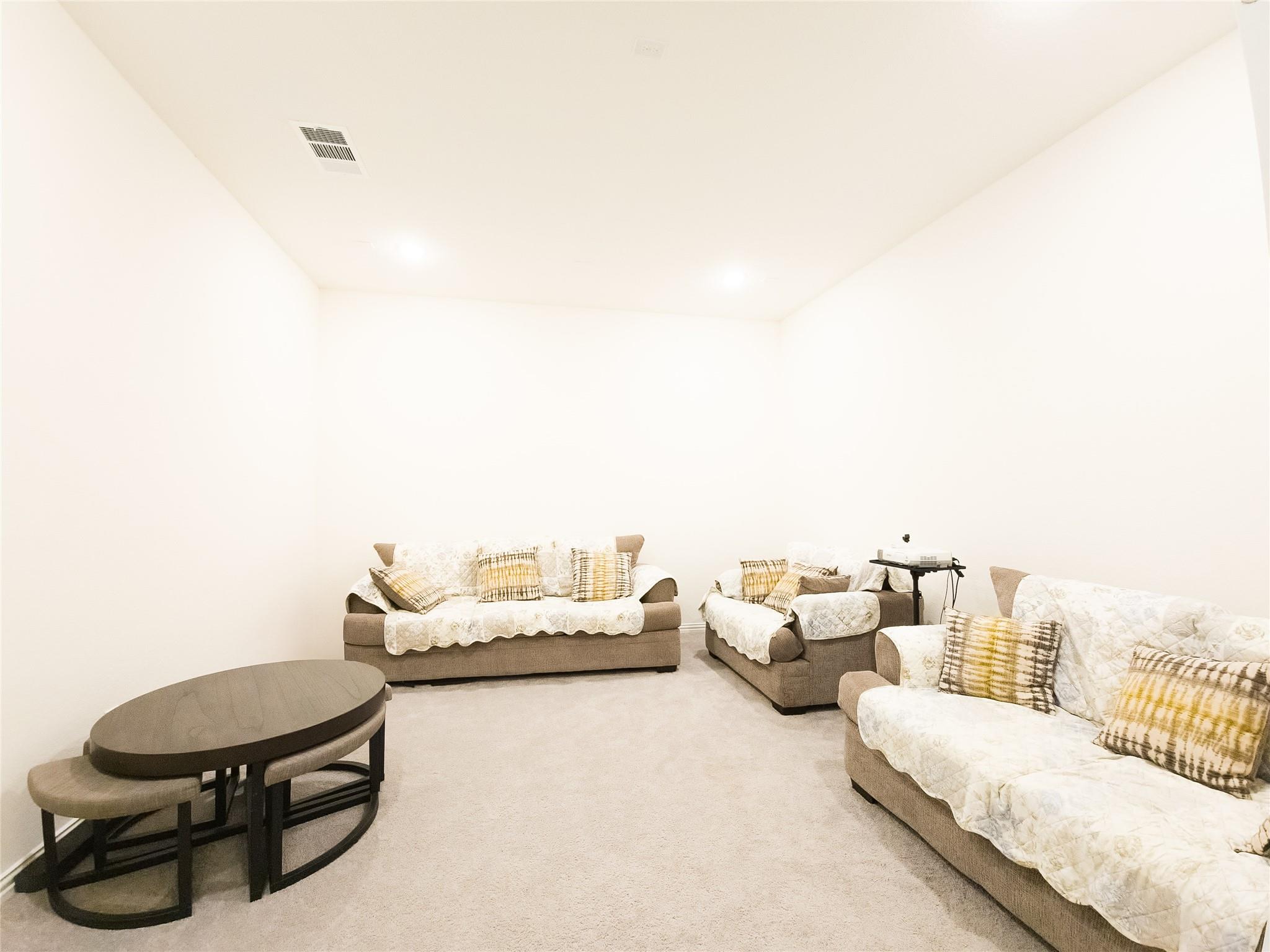 627 Pheasant Hill LN