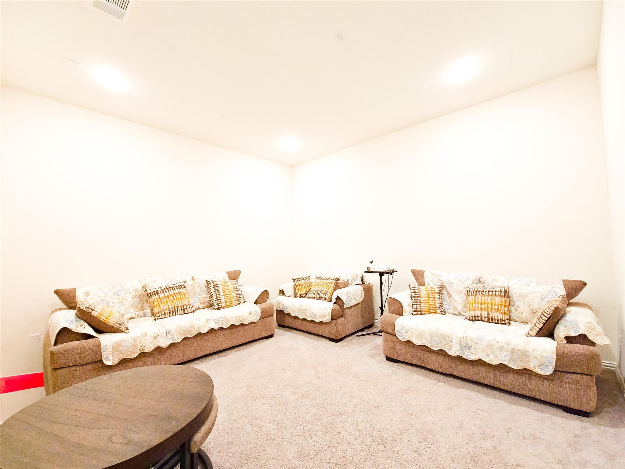 627 Pheasant Hill LN