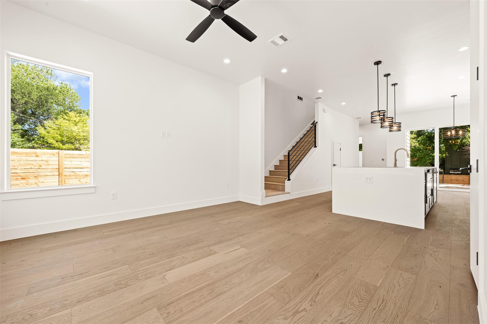 1305 Walnut Ave