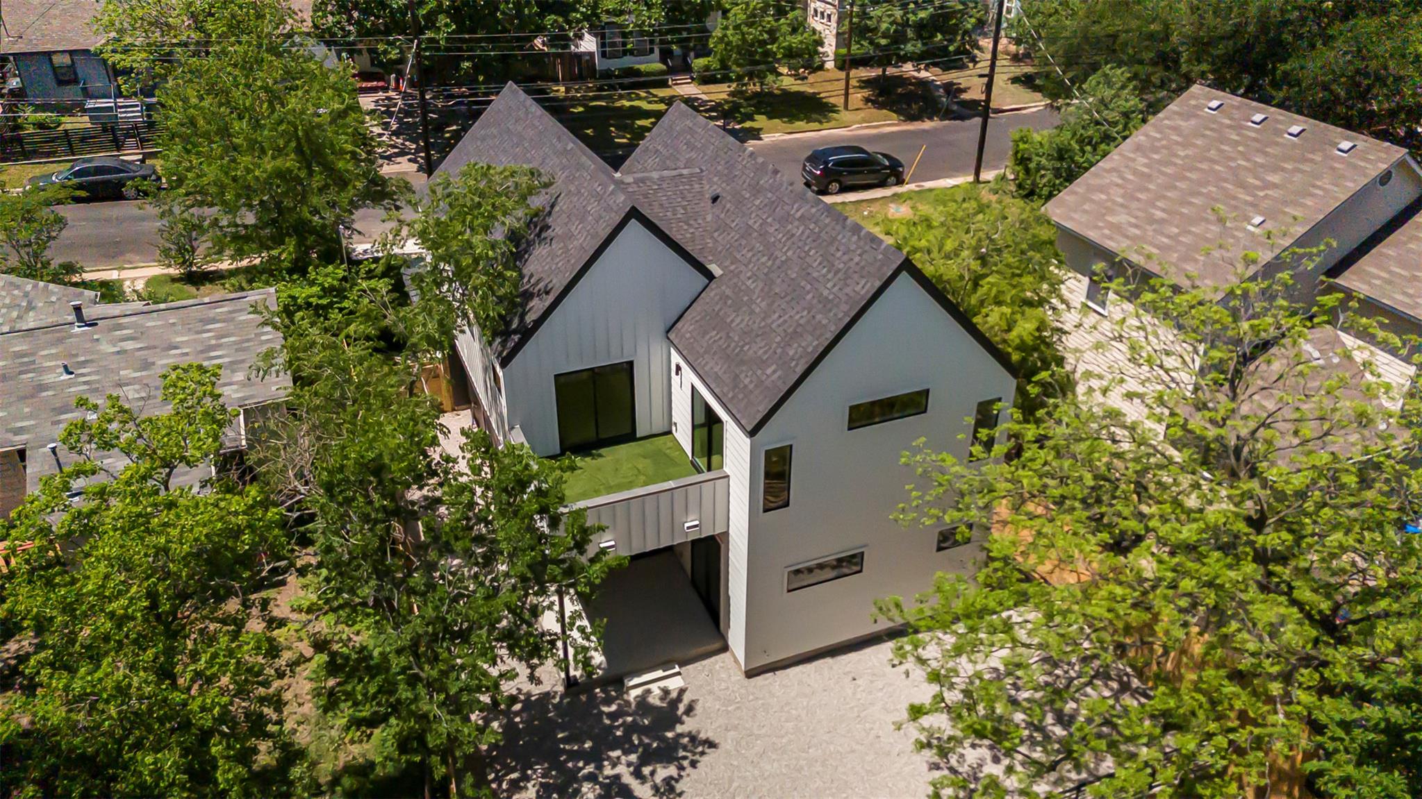 1305 Walnut Ave