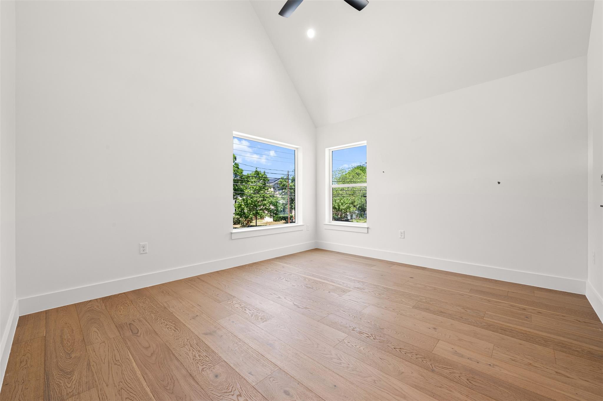 1305 Walnut Ave