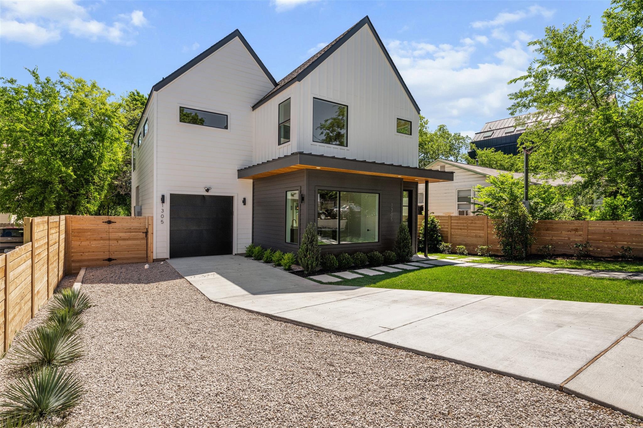 1305 Walnut Ave