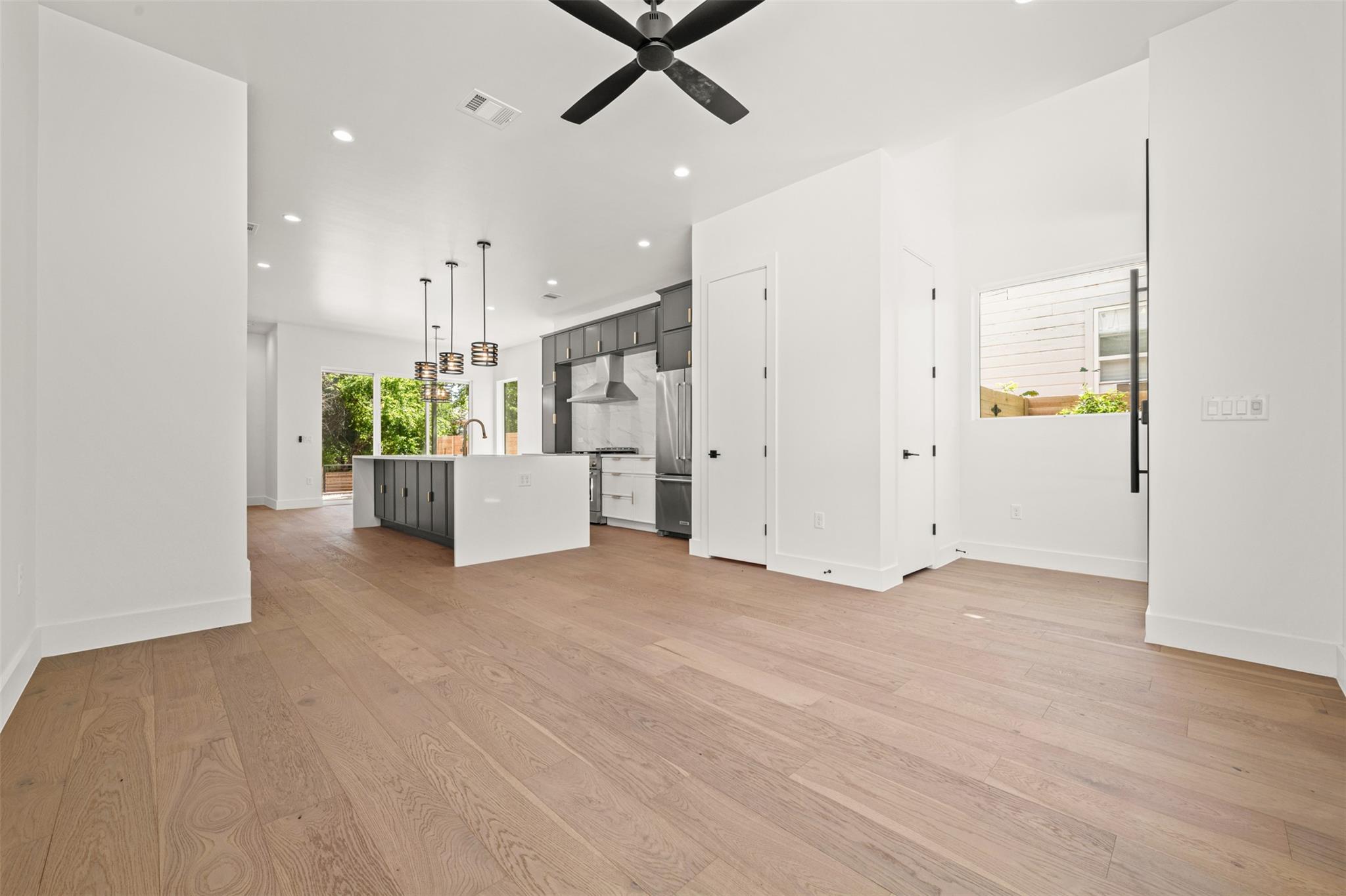 1305 Walnut Ave