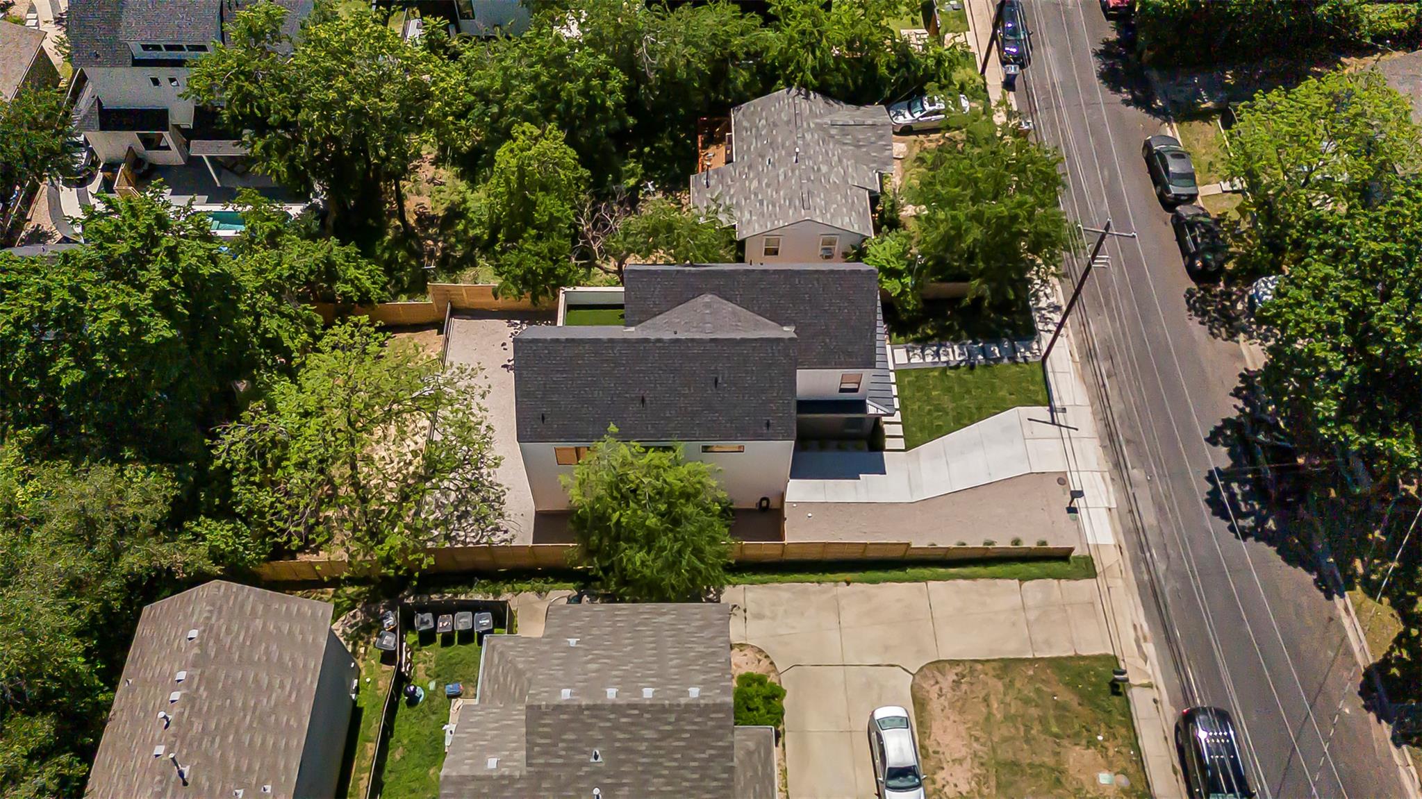 1305 Walnut Ave