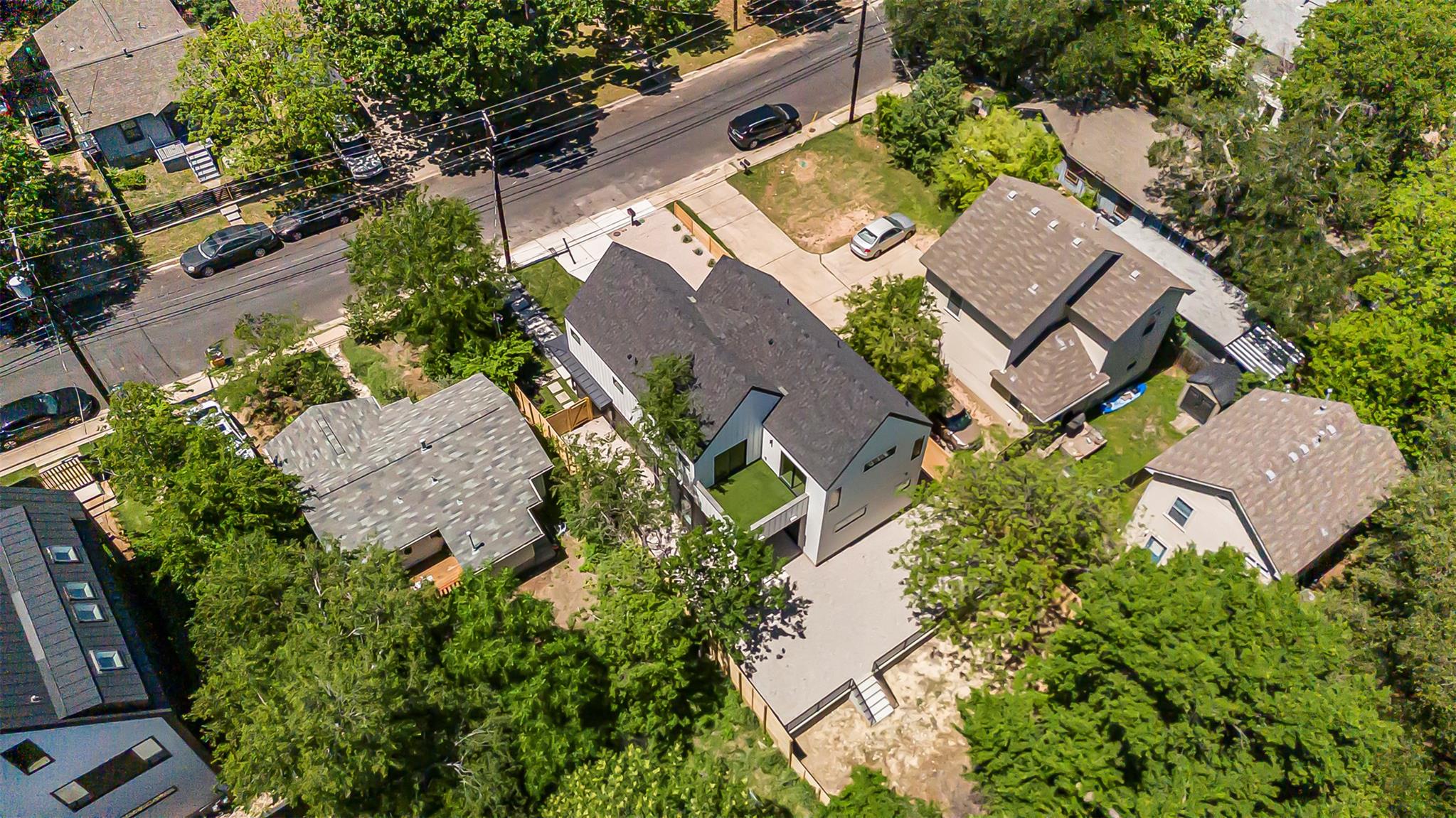 1305 Walnut Ave