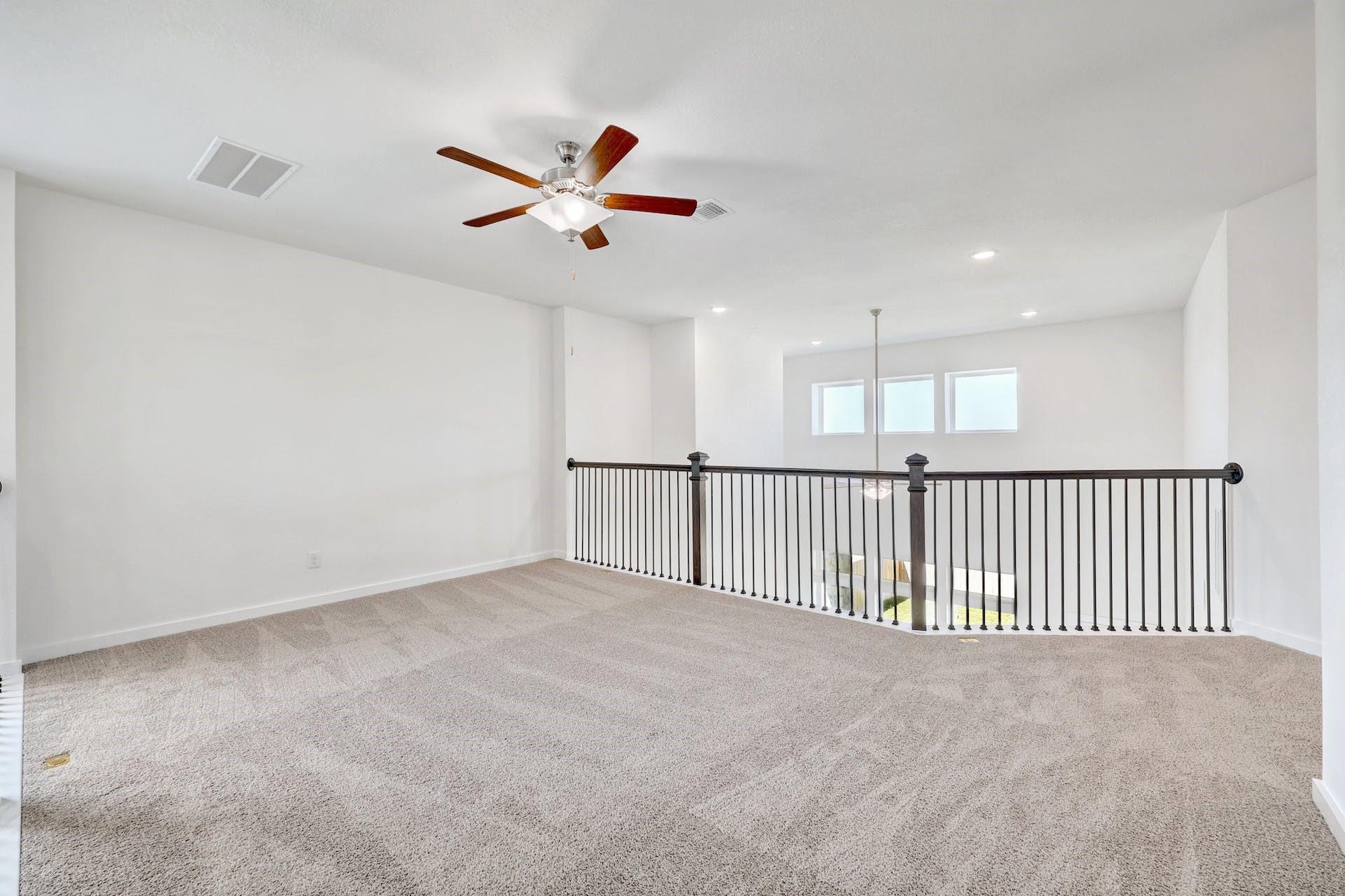 4306 Frankfurt LN