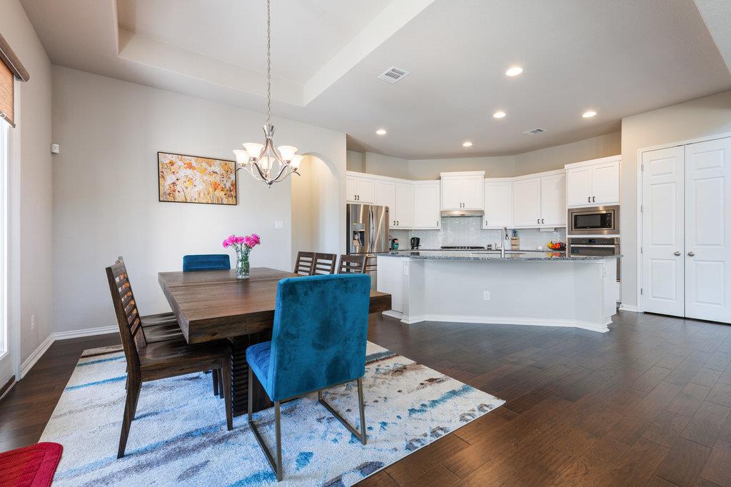 2921 Saint Paul Rivera LN