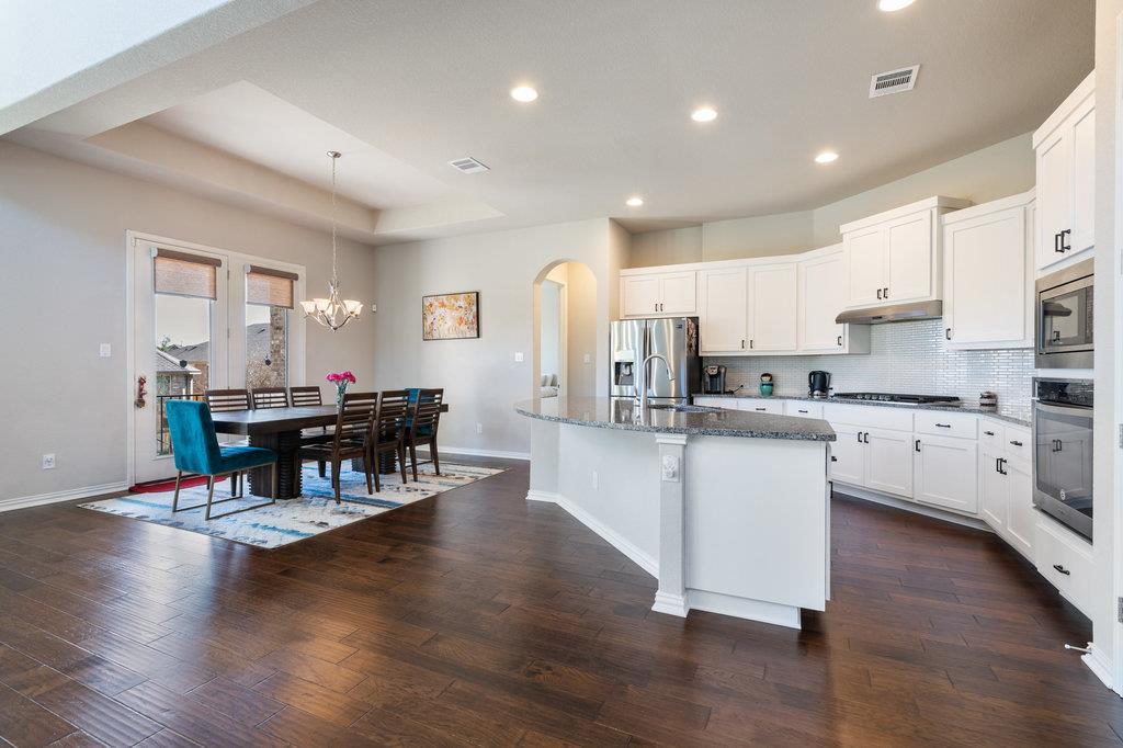 2921 Saint Paul Rivera LN