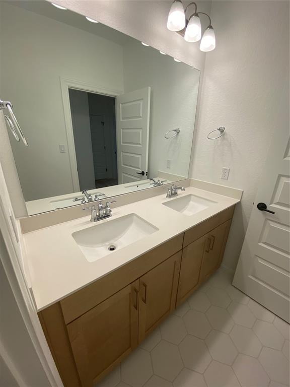 1012 Olinda CT