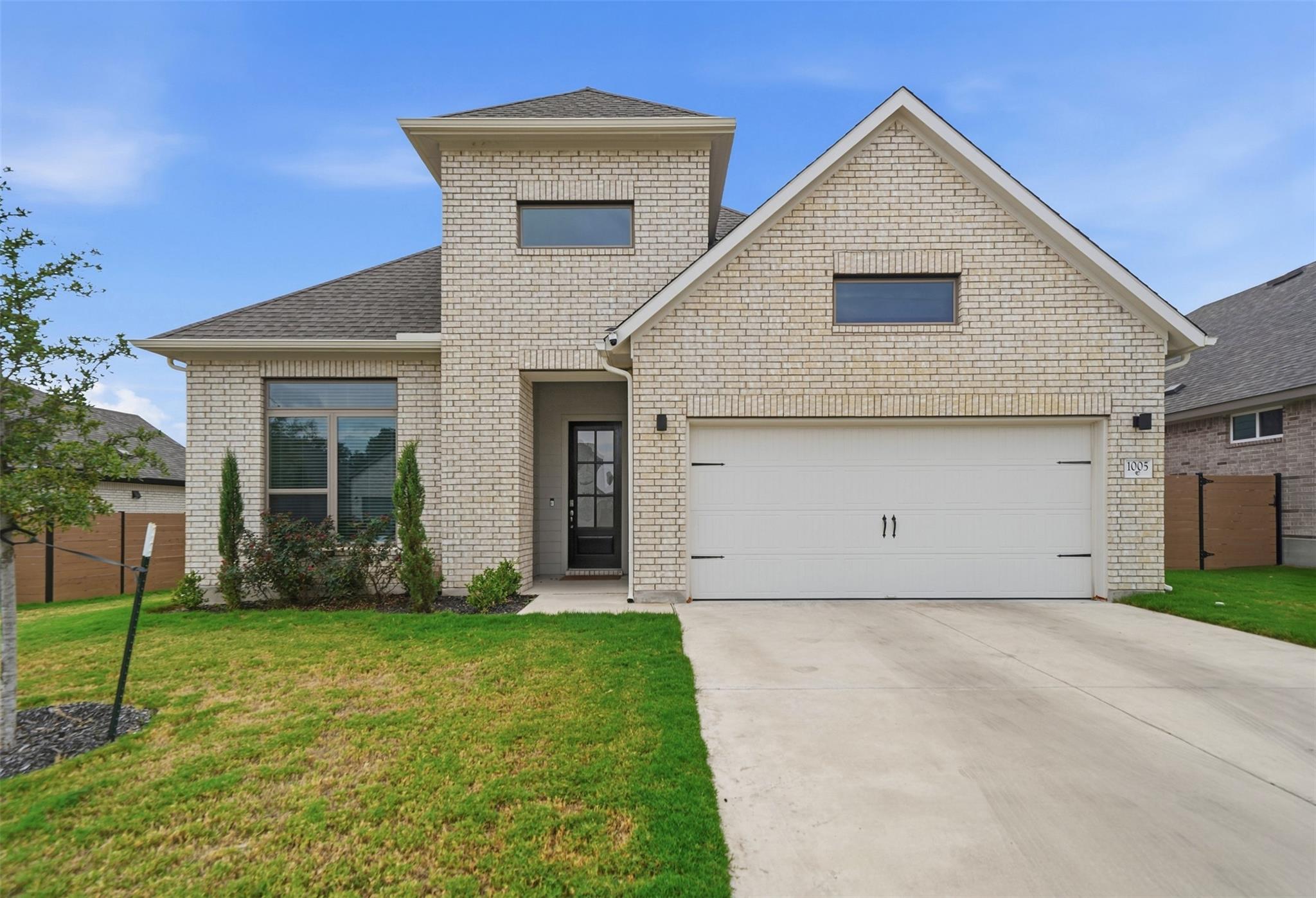 1005 Rollingwood TRL