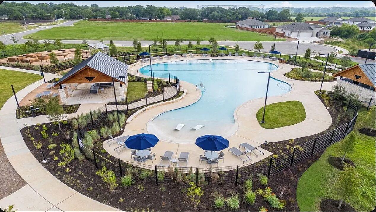 1620 Purple Martin DR