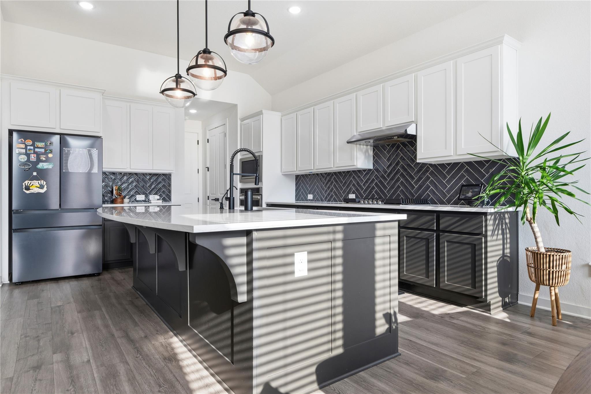 929 Mollie McBride LN