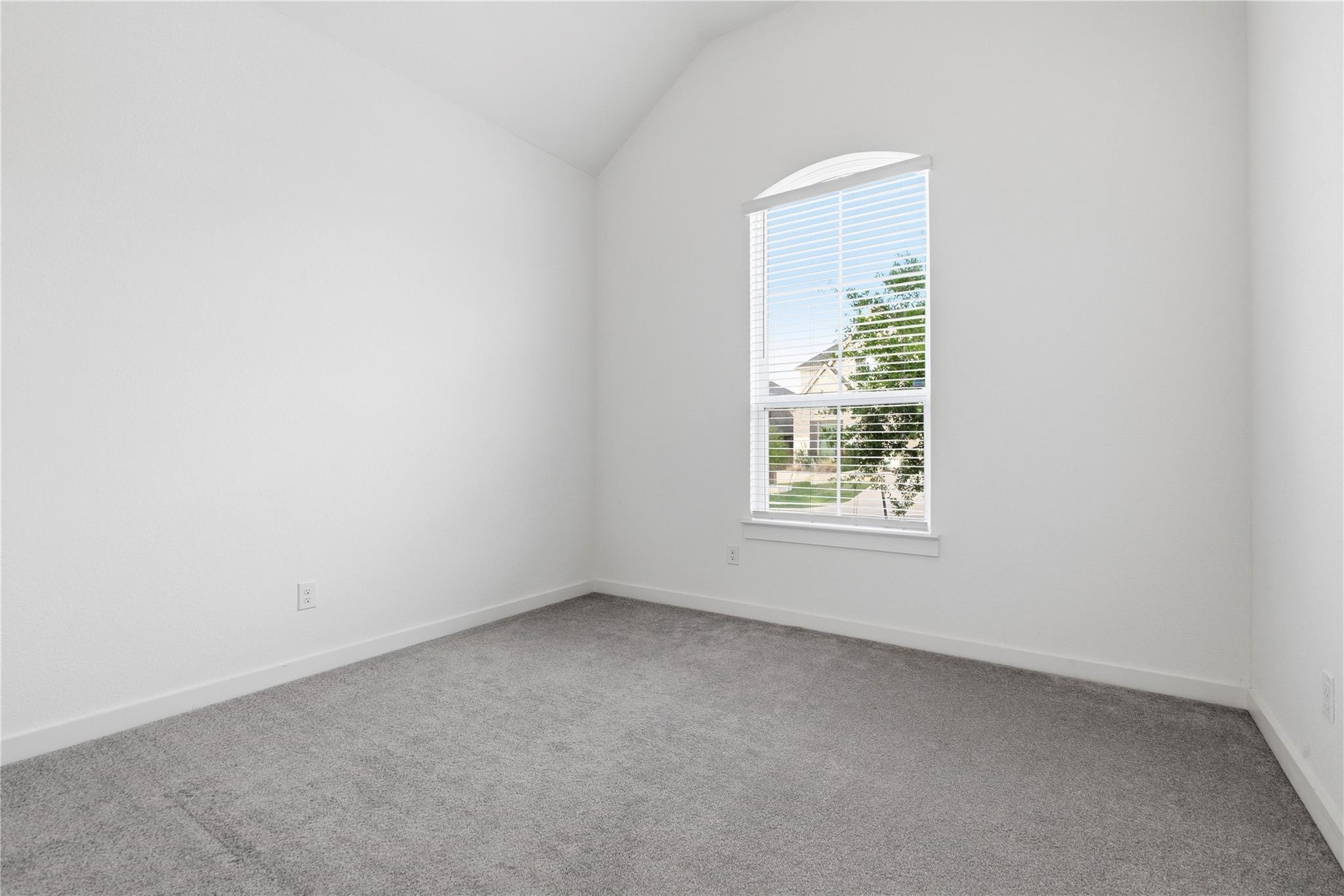 929 Mollie McBride LN