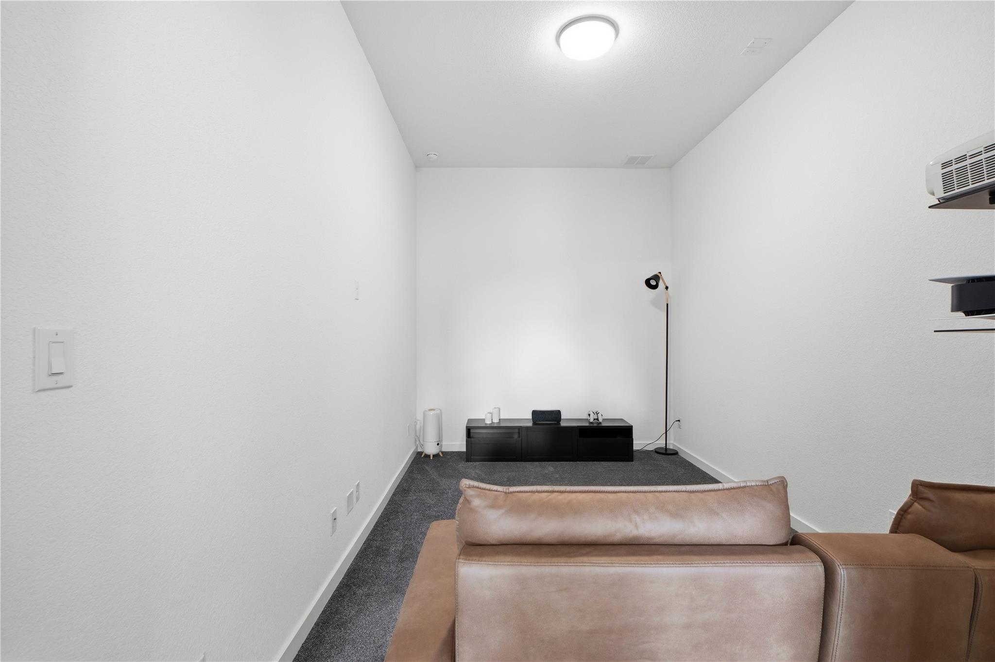 929 Mollie McBride LN