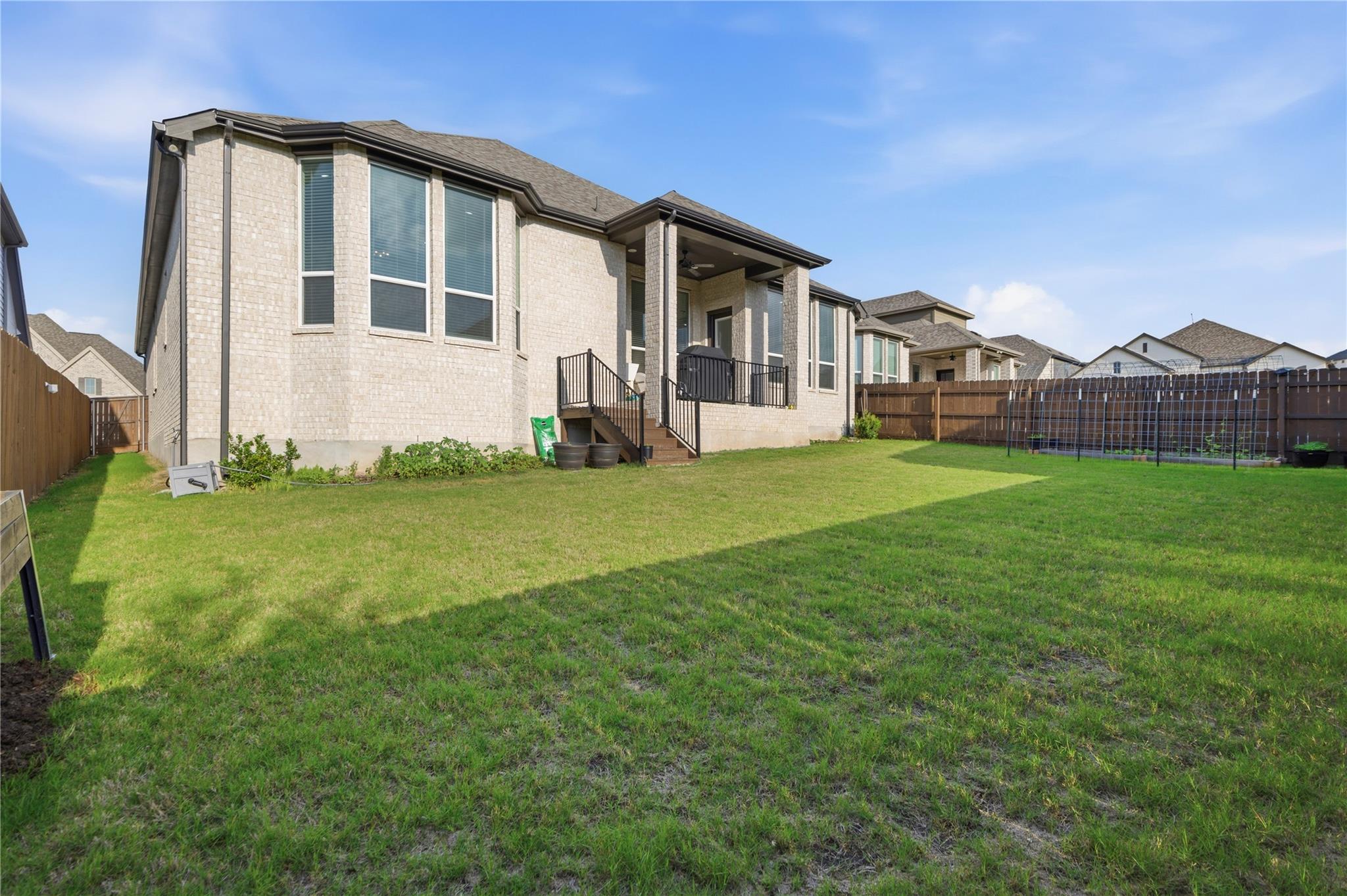 929 Mollie McBride LN