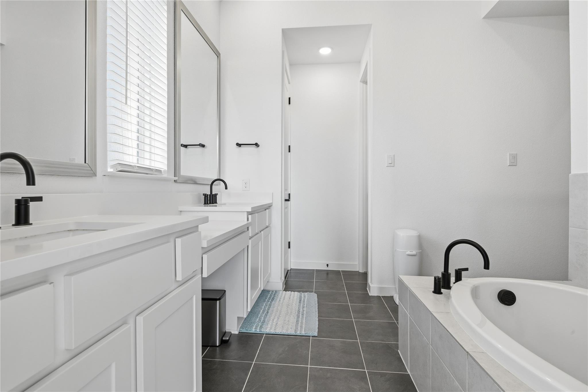 929 Mollie McBride LN