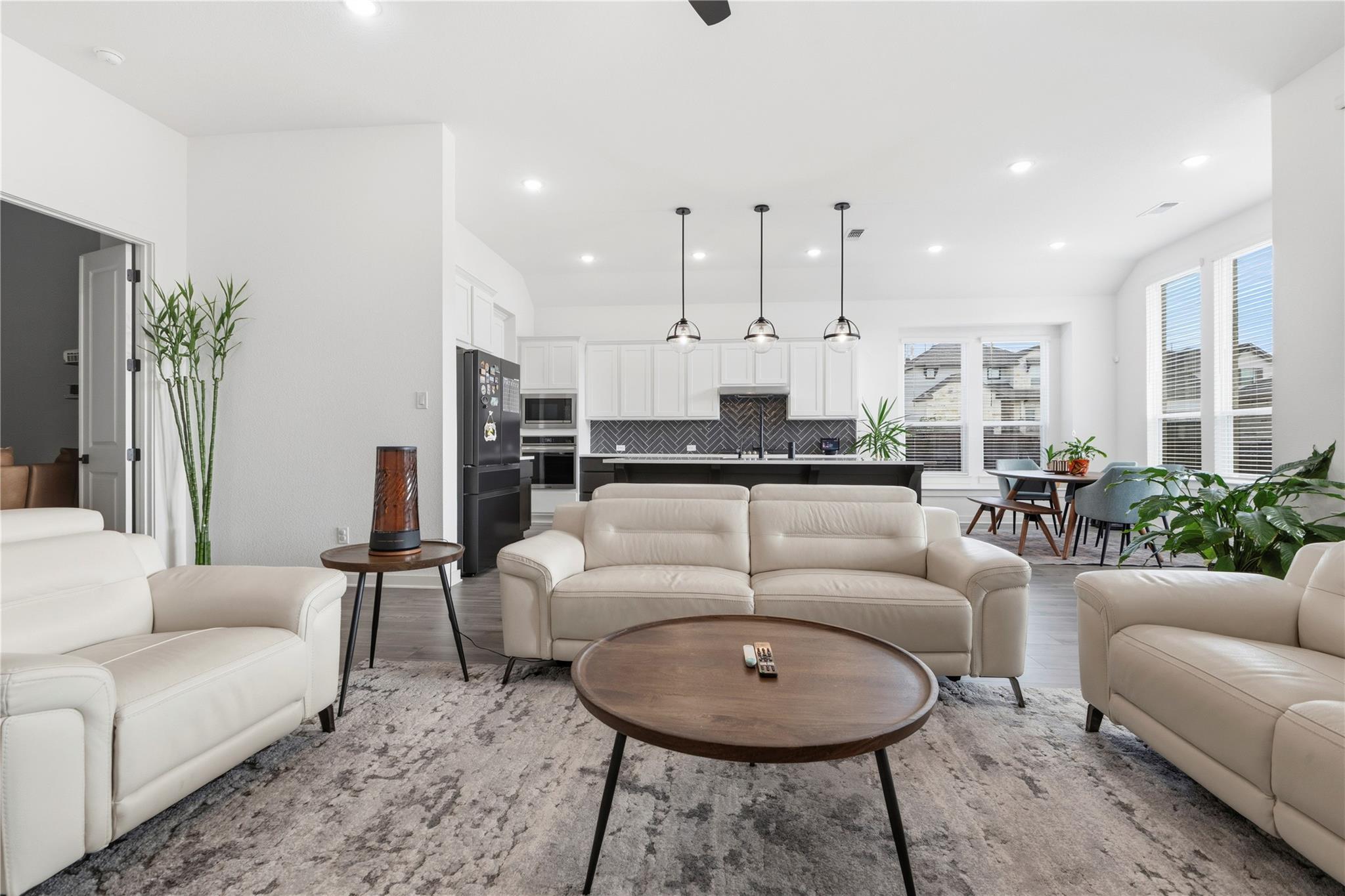 929 Mollie McBride LN