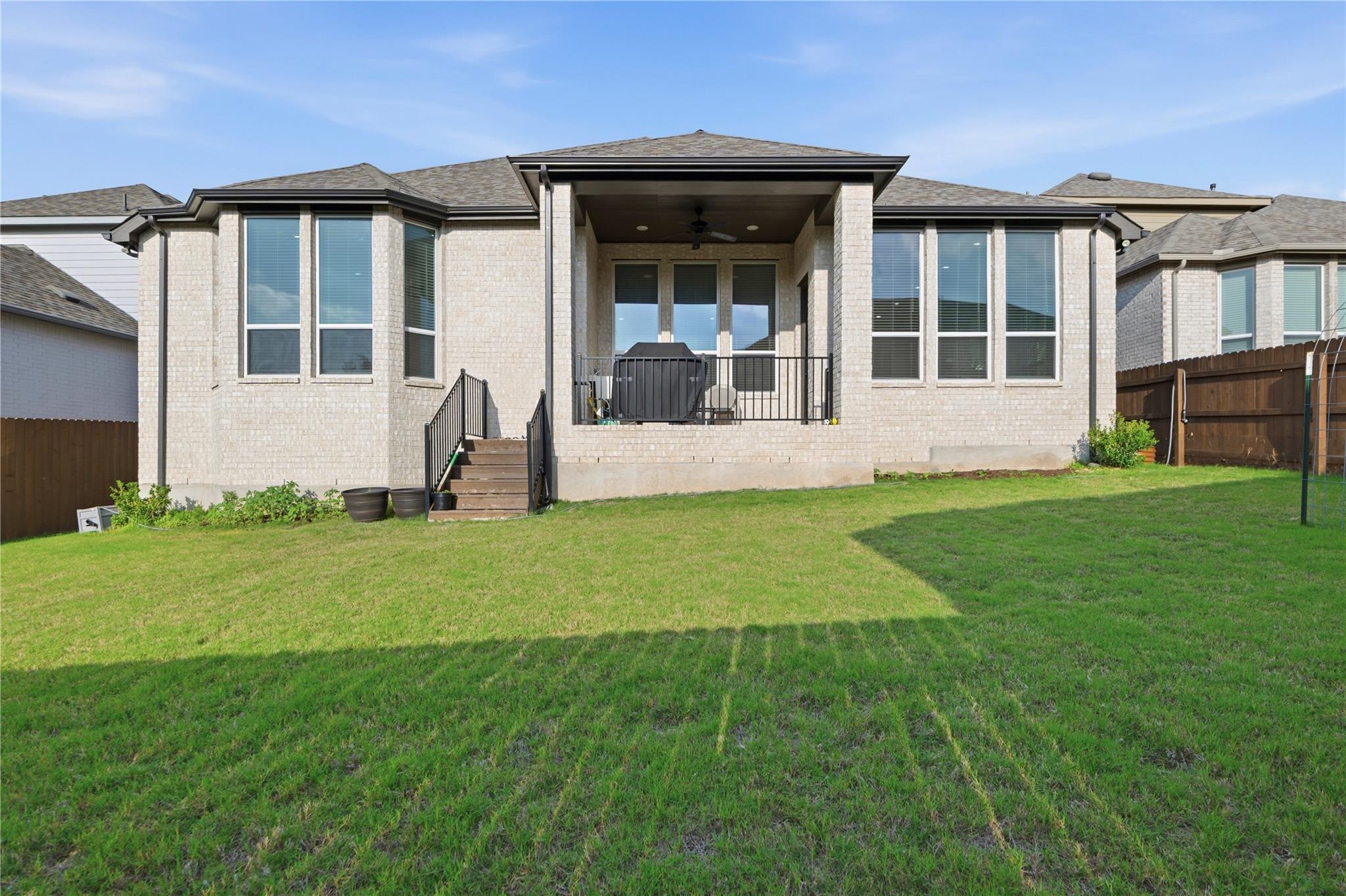 929 Mollie McBride LN