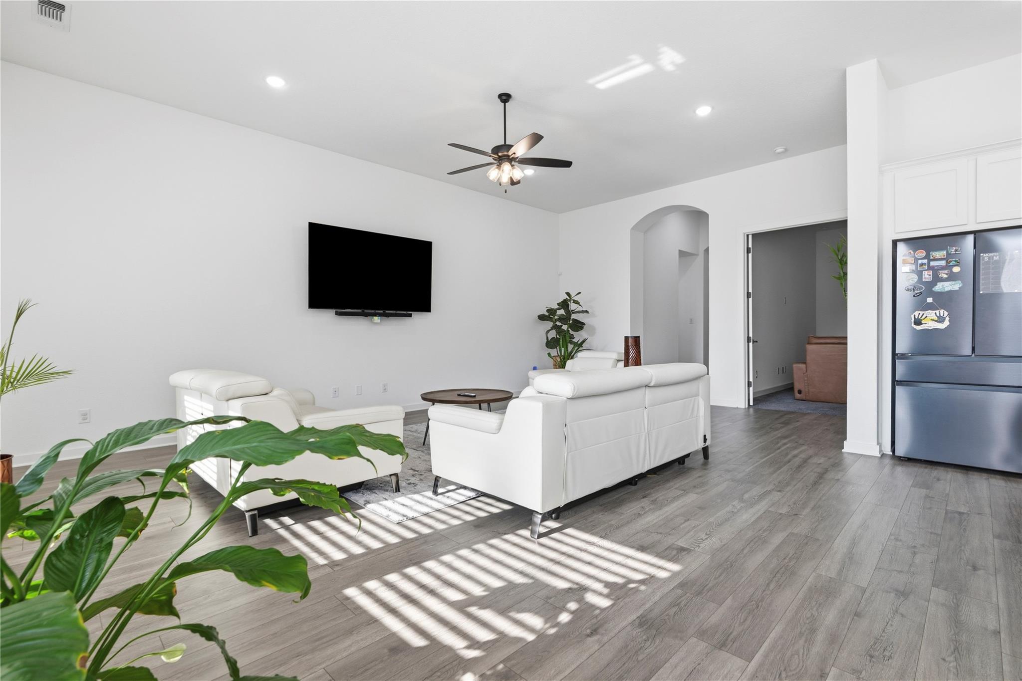 929 Mollie McBride LN