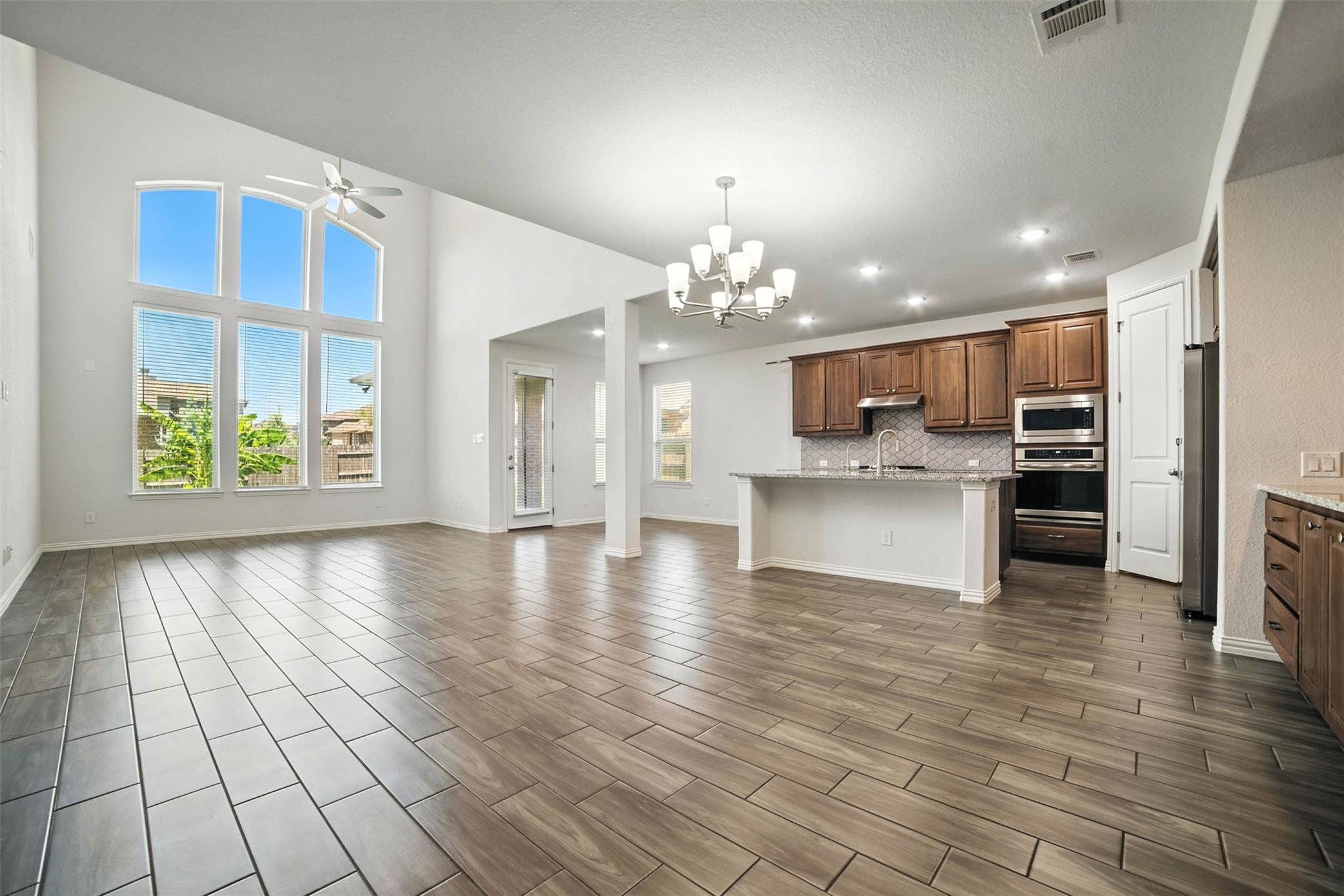 3054 Columbus LOOP