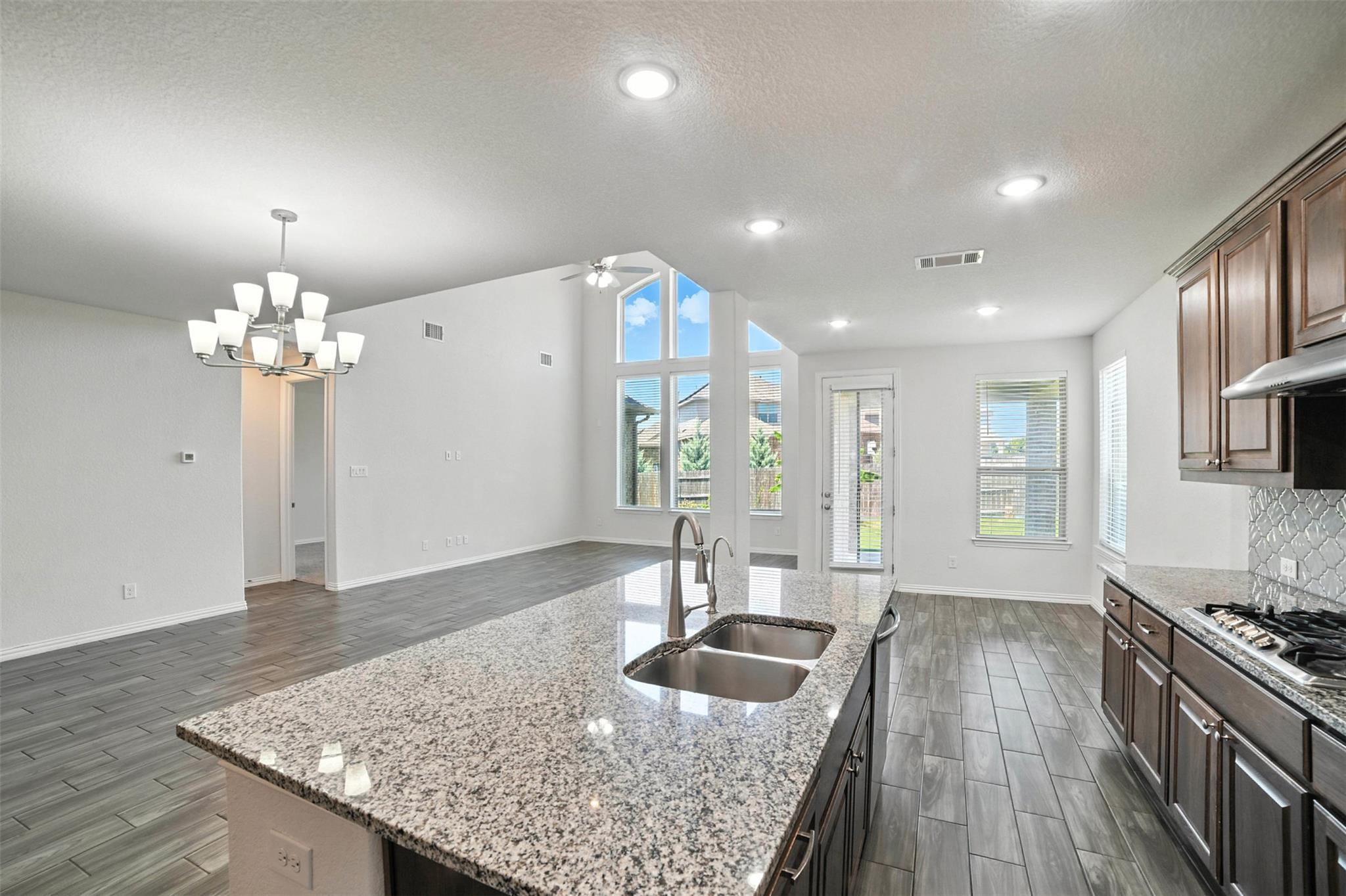 3054 Columbus LOOP